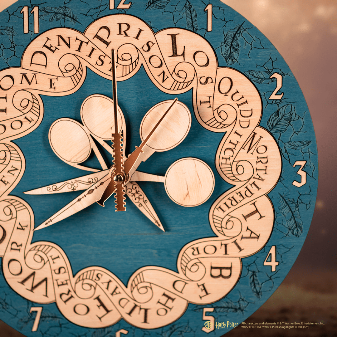 WEASLEY FAMILY™ ROUND 3D WOOD CLOCK - ZeWood