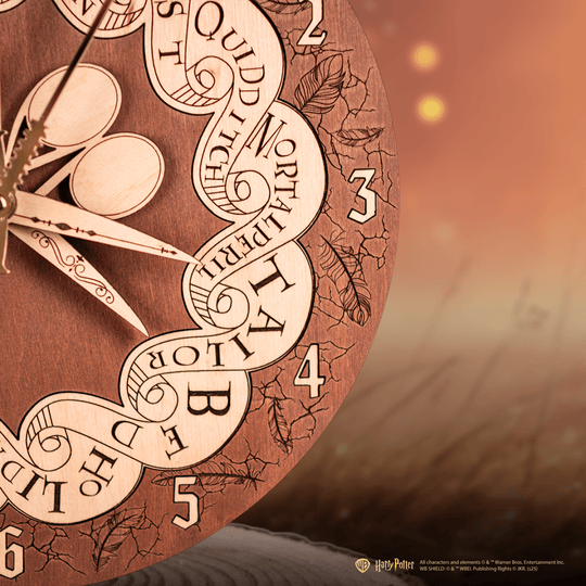 WEASLEY FAMILY™ ROUND 3D WOOD CLOCK - ZeWood