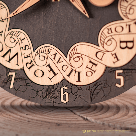 WEASLEY FAMILY™ ROUND 3D WOOD CLOCK - ZeWood